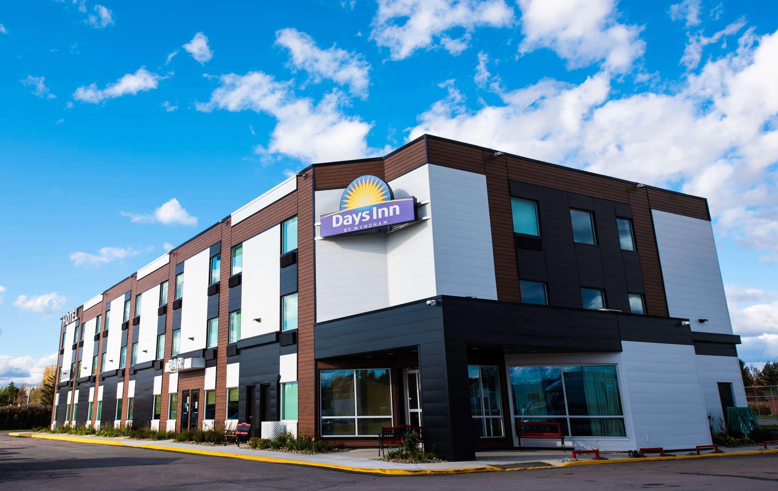 Days Inn By Wyndham Berthierville Eksteriør billede